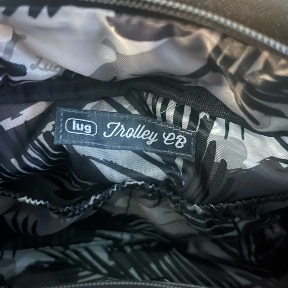 LUG Trolley 2 Quilted Crossbody Bag - Picture 8 of 8